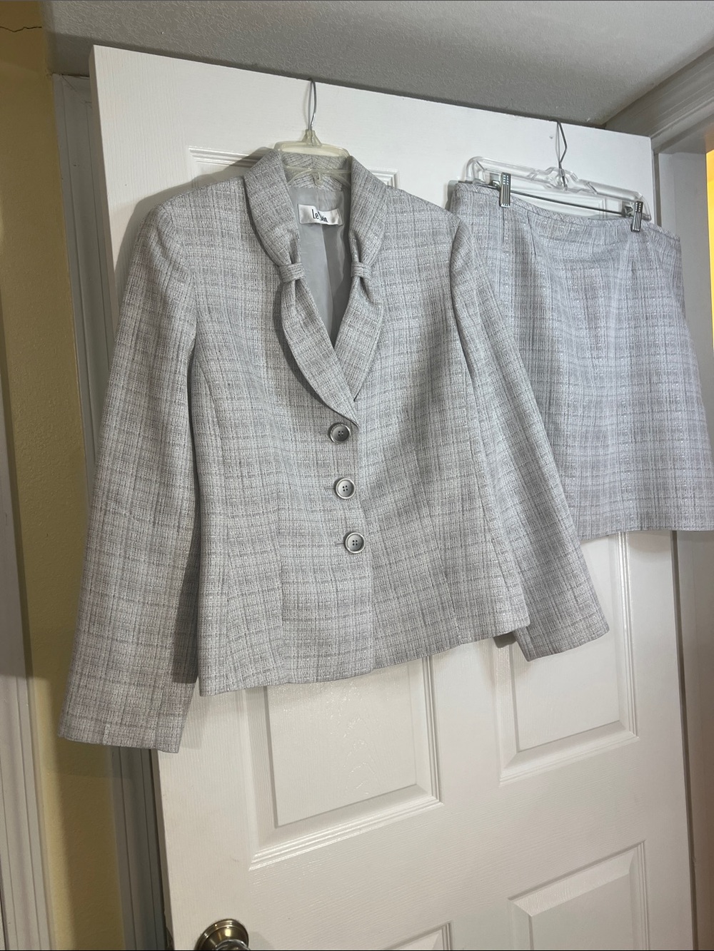 Le Suit Gray Plaid Womens Blazer and Skirt Set